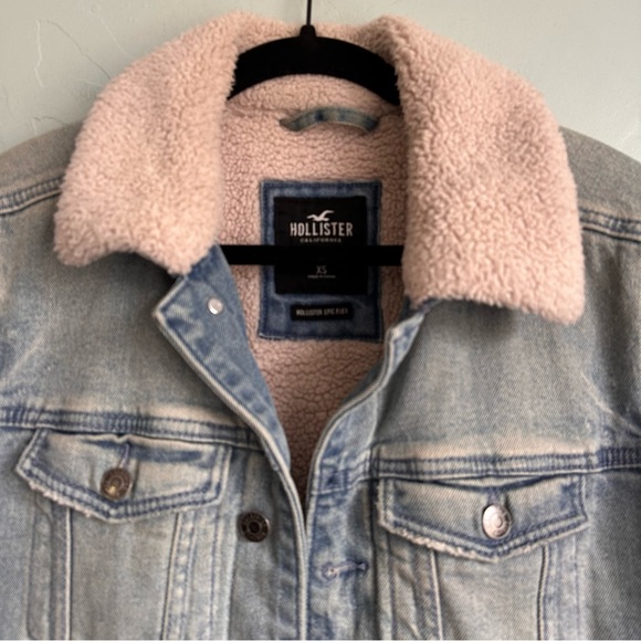 Hollister Epic Flex Oversized Sherpa Lined Denim Trucker Jean Jacket XS/S EUC - Picture 2 of 7